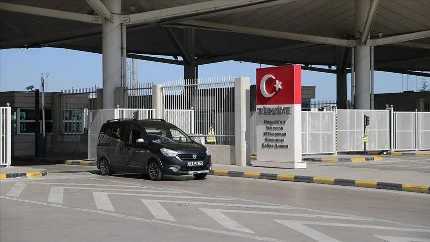 Bayramda Avrupa'ya açılan sınır kapılarında yoğunluk vardı